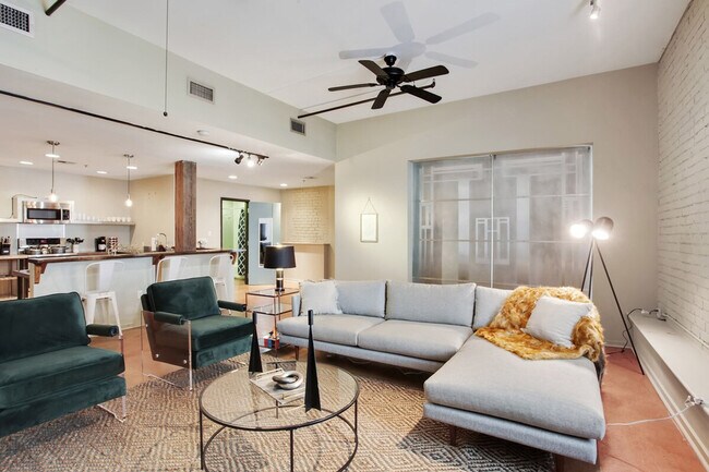 Building Photo - 1041 Constance St