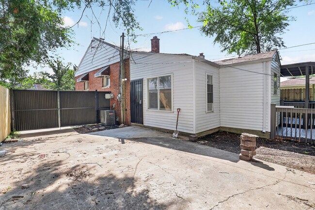 Building Photo - 9722 S Merrion Ave