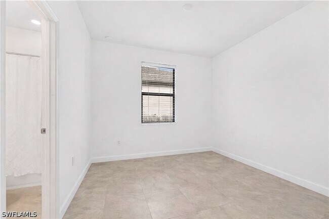 Building Photo - 18311 Ridgeline Dr