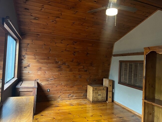 Building Photo - 888 Salem St