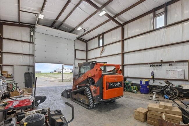 Building Photo - 3701 Timber Wolf Trl