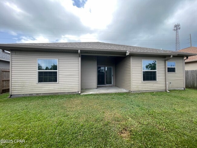 Building Photo - 5307 Seneca Ln