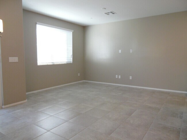 Building Photo - Mountains Edge Townhome