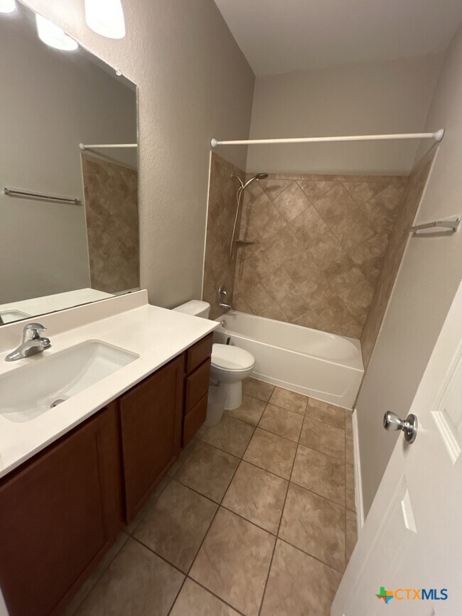 Building Photo - 9508 Raeburn Court