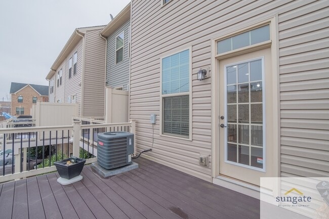 Building Photo - 1724 Lantern Mews