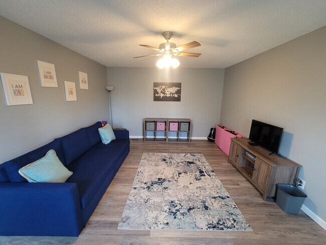 Building Photo - 1012 Meadowview Pl
