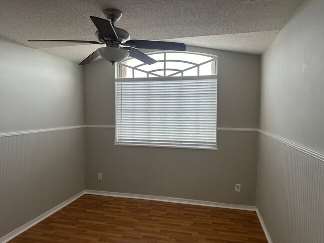 Building Photo - Single Family house in Silver Lakes - Pemb...