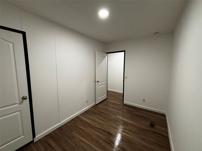 Building Photo - 22508 E Martin Dr