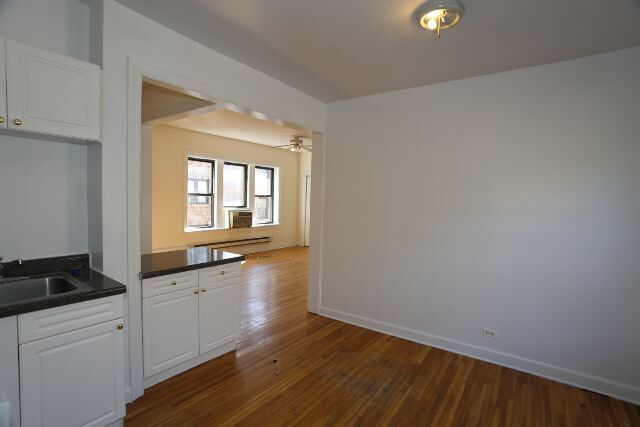 Building Photo - 3731 N Pine Grove Ave