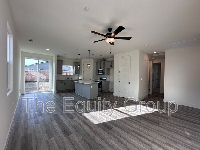 Building Photo - 2405 N Fontana St