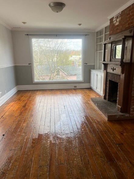 Living room - 414 Tusculum Ave