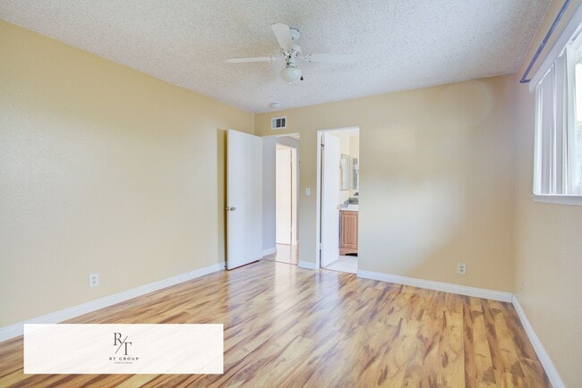 Building Photo - Welcome to Your Stylish Diamond Bar Home!