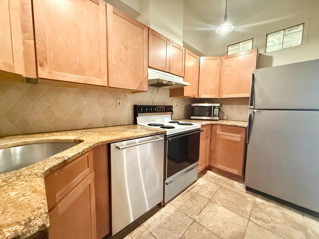 Building Photo - 3 N Christopher Columbus Blvd