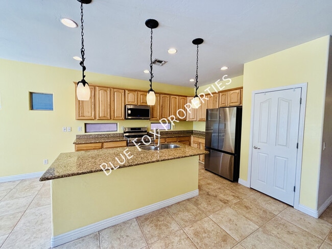 Building Photo - 11678 N Red Creek Pl