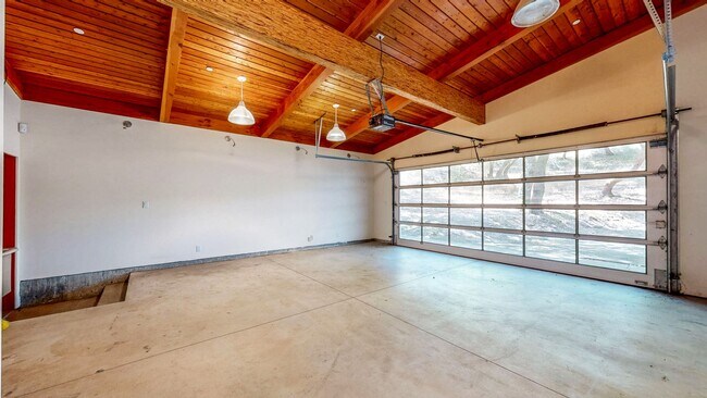 Building Photo - 812 Leslie Rd