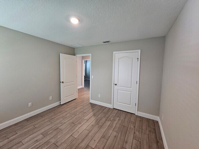 Building Photo - Sawmill Branch 4 Bedroom 2 Bath 3 Car Garage Home