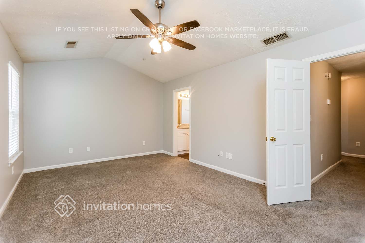 Building Photo - 28 Whitlock Square SW