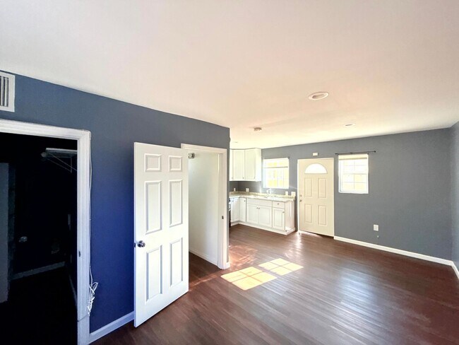 Building Photo - 17535-17537 Baltar Street