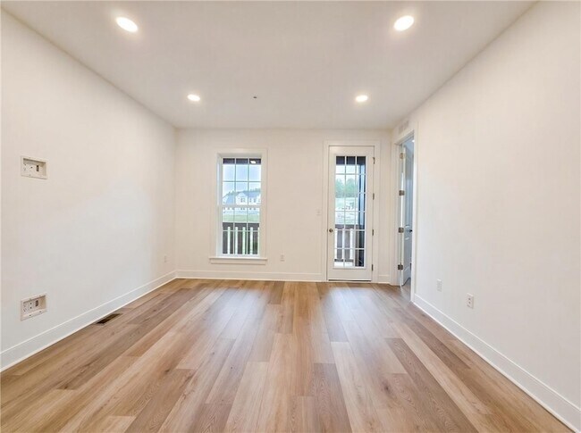 Building Photo - 317 Palisade Wy