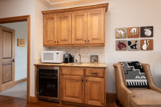 Building Photo - Stunning Furnished Estate in Pronghorn