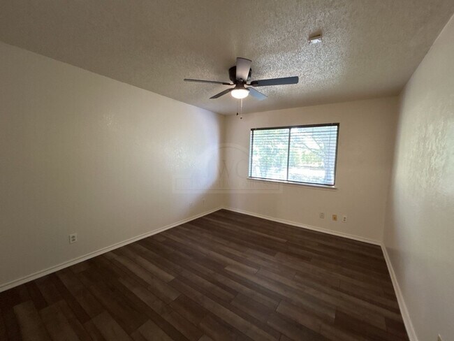 Building Photo - 3806 London Ln