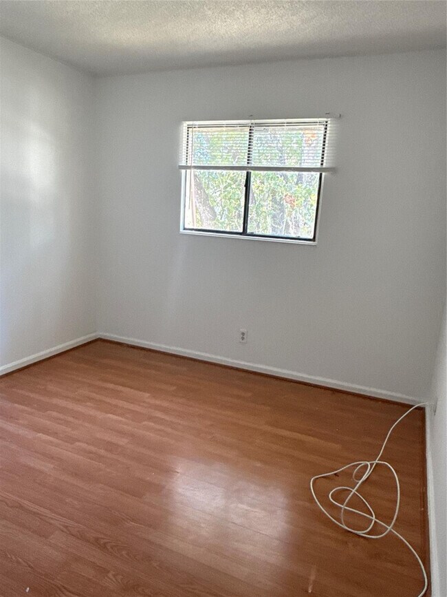 Building Photo - 115 San Remo Blvd