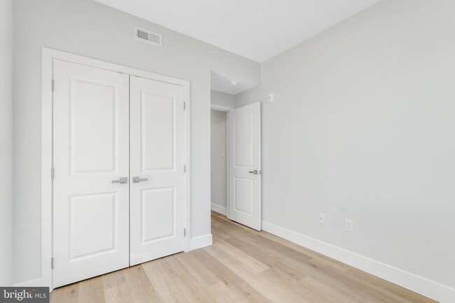 Building Photo - 1243 W Westmoreland St