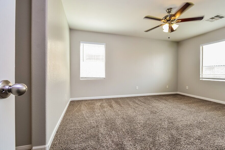 Building Photo - 5441 Pipers Stone St