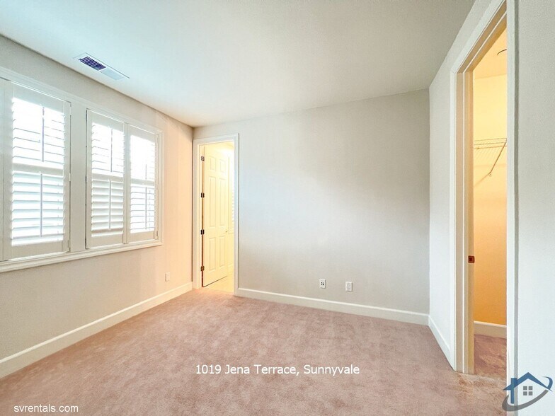 Building Photo - 1019 Jena Ter