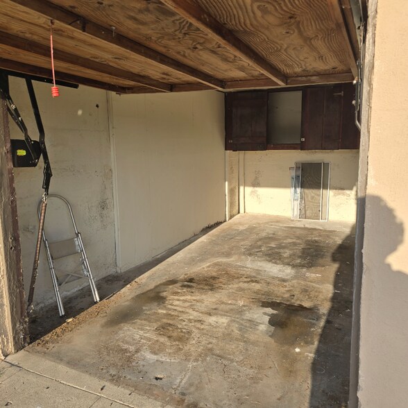 Building Photo - 1424 Colby Ave