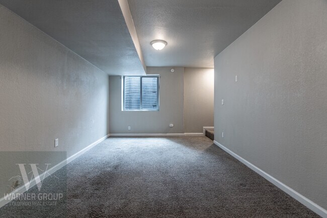 Building Photo - 4030 Baytown Dr