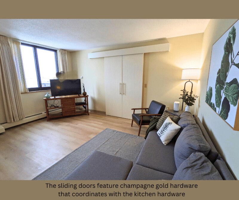 Building Photo - 6500 Woodlake Dr