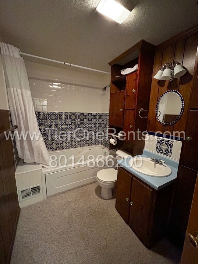 Building Photo - NO DEPOSIT option available for qualified renters!