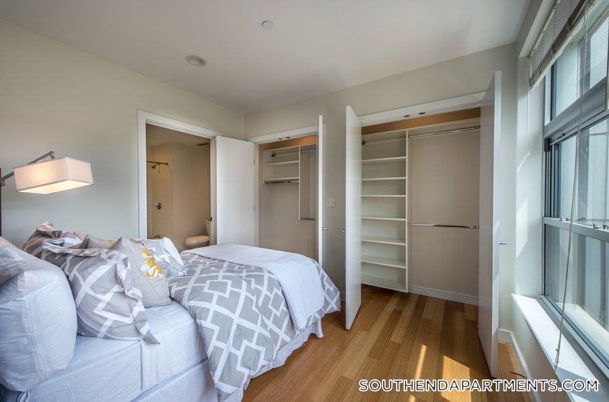 Building Photo - 601 Albany St