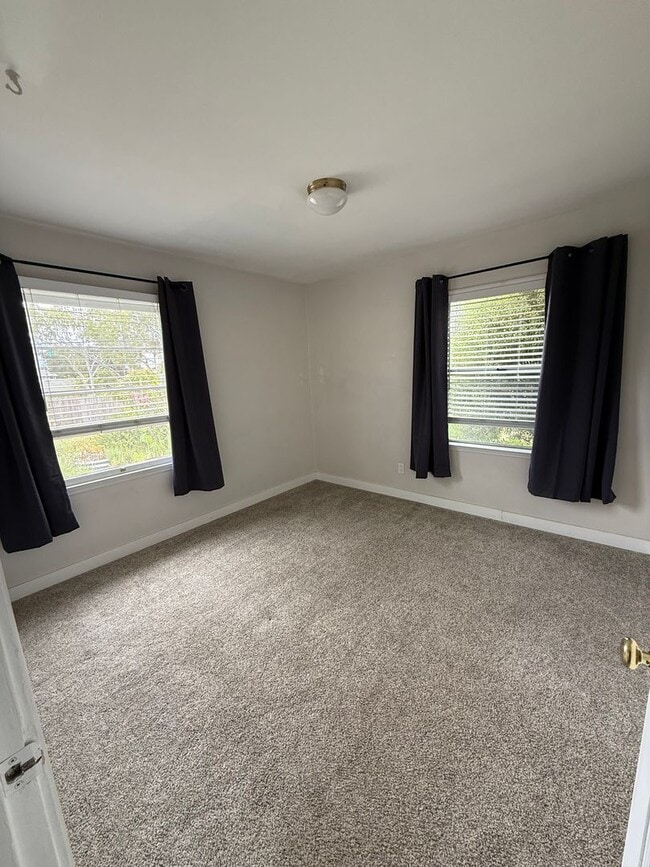 Building Photo - A very Close to Cal Poly Rental available!...