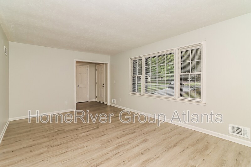 Building Photo - 4423 Inlet Rd