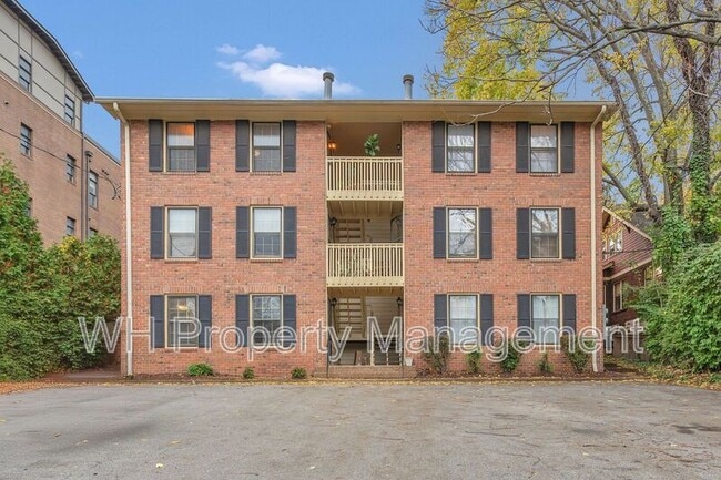 Building Photo - 1620 18th Ave S