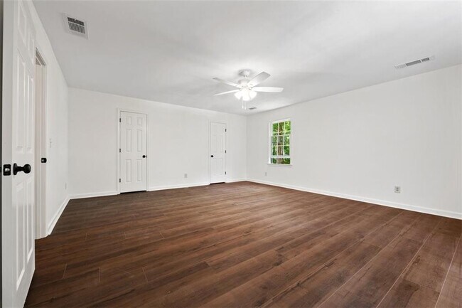 Building Photo - 2120 Skyland Cove Ln SW
