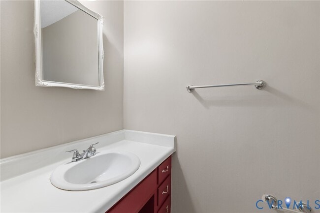 Building Photo - 2218 Kingsbrook Dr