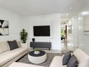 Building Photo - 2322 SW 106th Ct