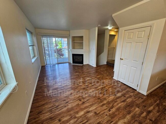 Building Photo - 316 NE Whitman St