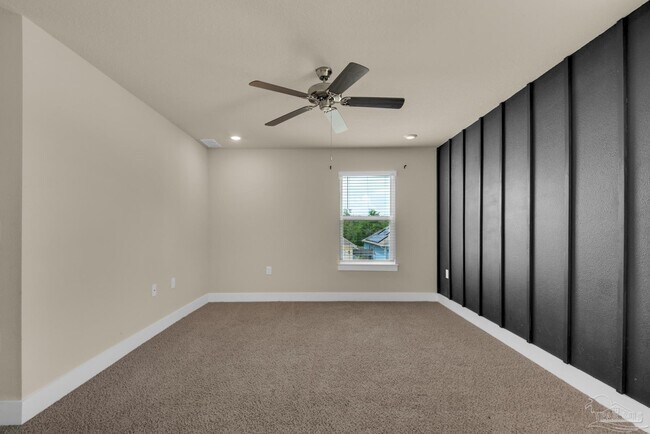 Building Photo - 5865 Danbury Blvd