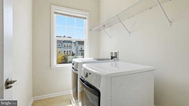 Building Photo - 424 Alder Dr