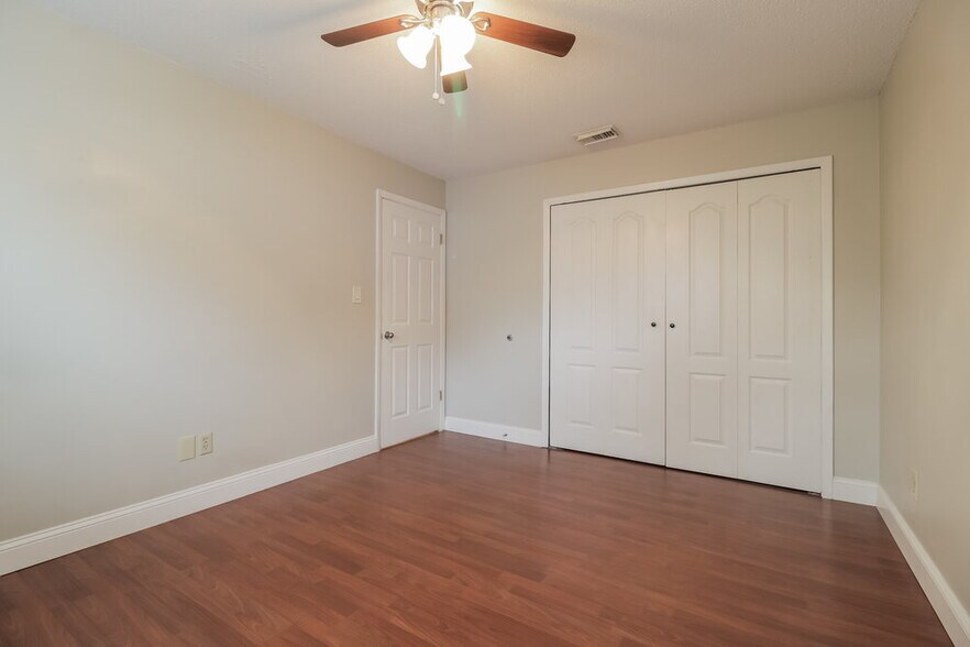 Building Photo - 13900 Lena St
