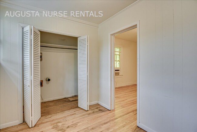 Building Photo - 2136 McDowell St