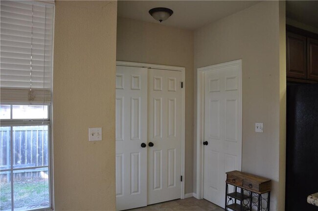 Building Photo - 19112 Ventana Ct