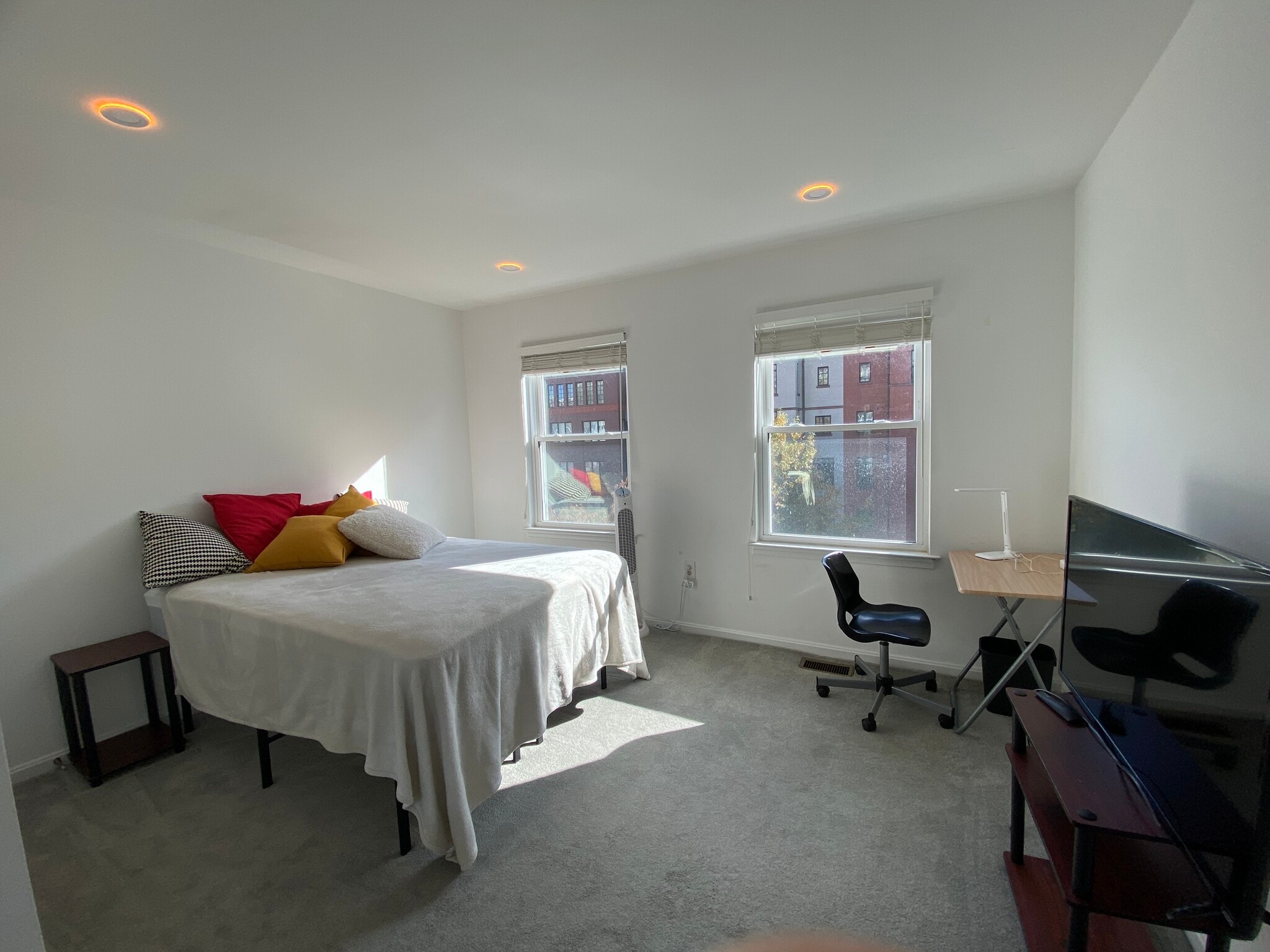 Building Photo - 1327 Belmont St NW