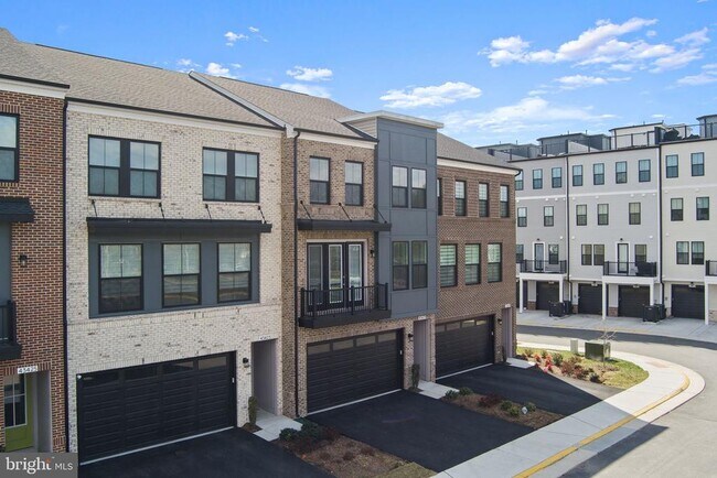 Building Photo - 43421 Farringdon Sq