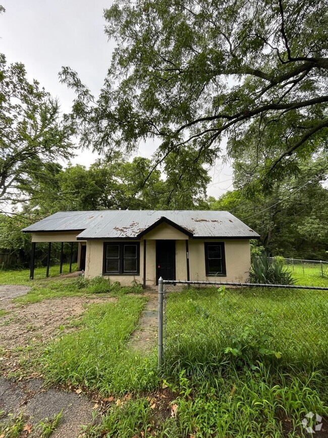 Building Photo - Two Bedroom One Bath