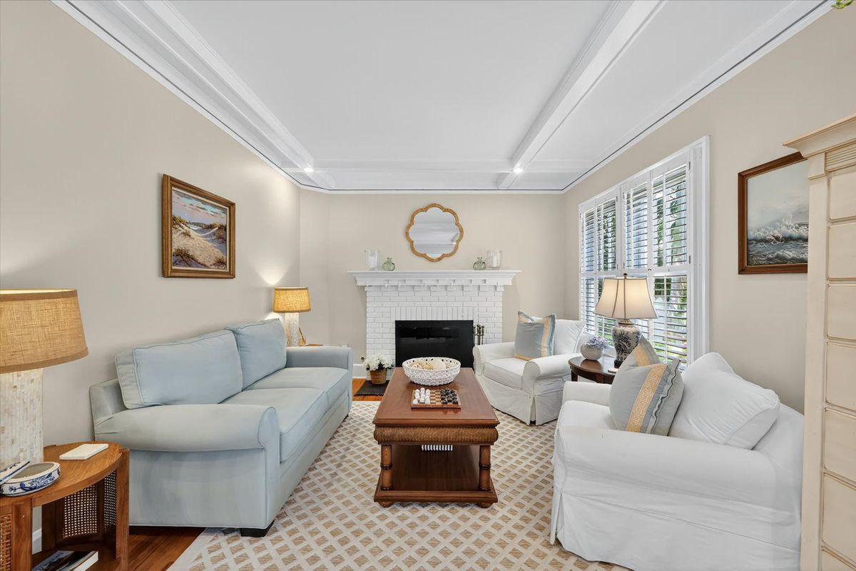 Building Photo - 235 10TH Ave